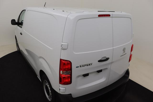 Peugeot e-Expert Fahrgestell 50 kWh 136 hp 