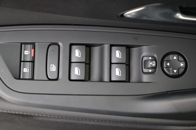 Peugeot 308 SW Hybrid 145 e-DCS6 