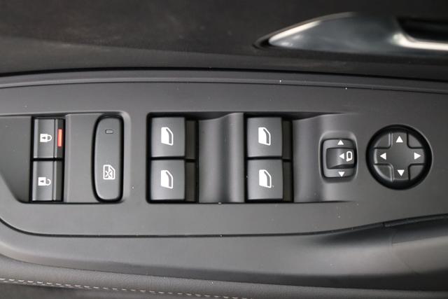 Peugeot 308 SW Hybrid 145 e-DCS6 
