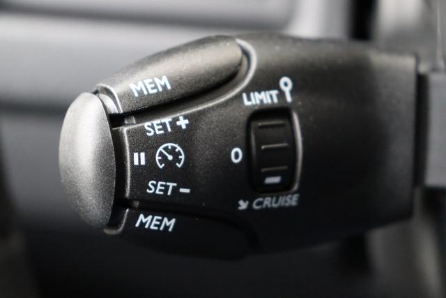 Peugeot e-Expert Fahrgestell 50 kWh 136 hp 