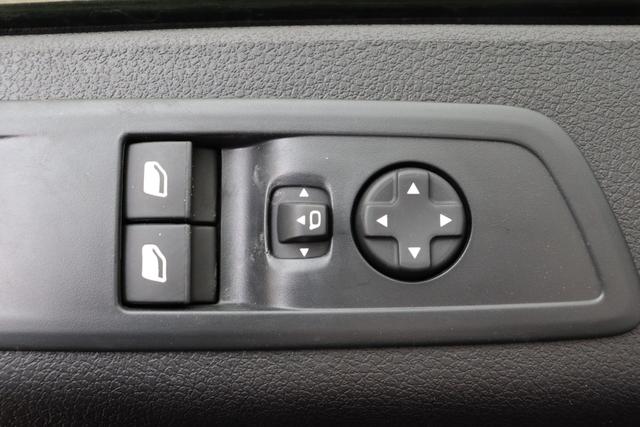 Peugeot e-Expert Fahrgestell 75 kWh 136 hp 