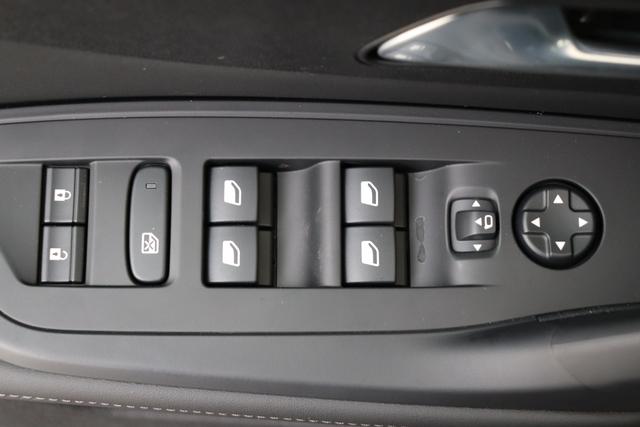 Peugeot 308 Hybrid 145 e-DCS6 