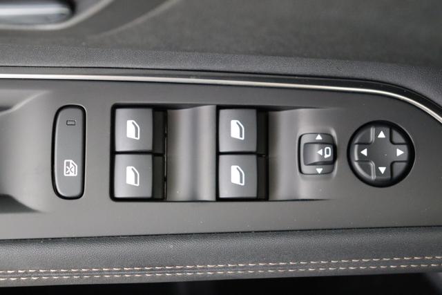 Peugeot 3008 Hybrid 136 hp e-DSC6 