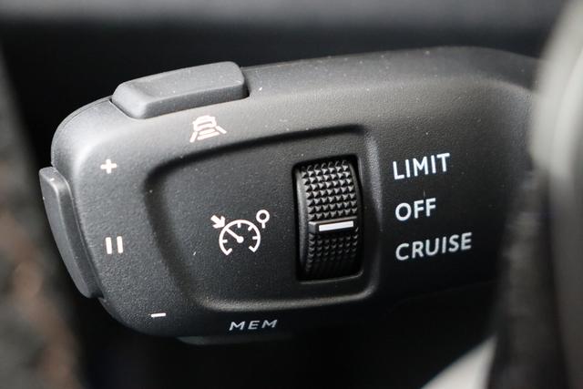 Peugeot 3008 Hybrid 136 hp e-DSC6 