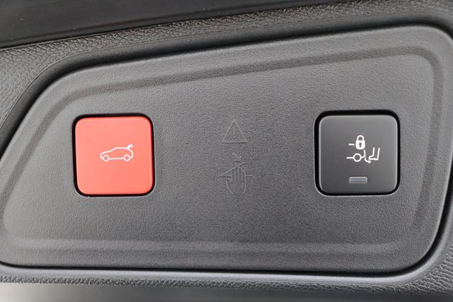 Peugeot 3008 Hybrid 136 hp e-DSC6 