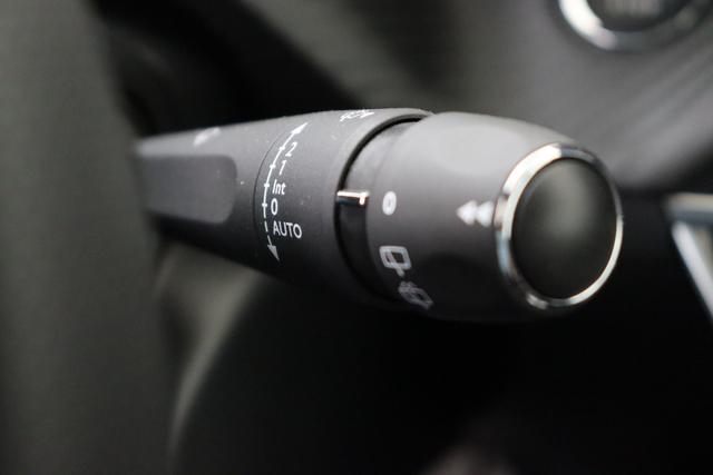 Peugeot 2008 1.2 Turbo 130 hp EAT8 