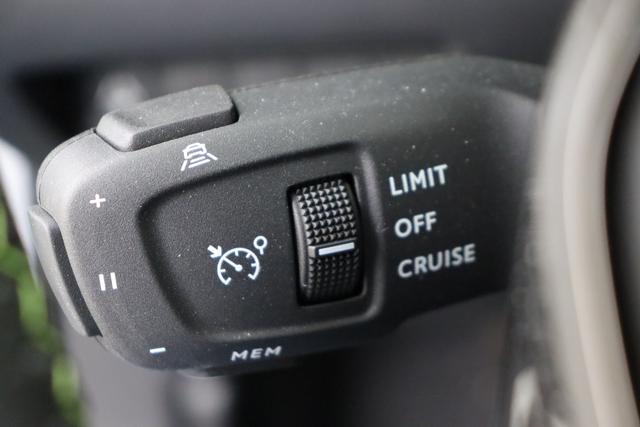 Peugeot 2008 1.2 Turbo 130 hp EAT8 