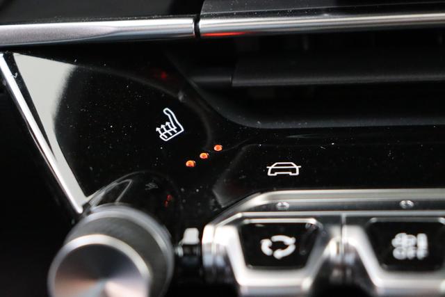 Peugeot 2008 1.2 Turbo 130 hp EAT8 