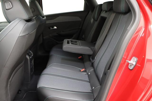 Peugeot 308 SW 1.2 Turbo 130 hp EAT8 