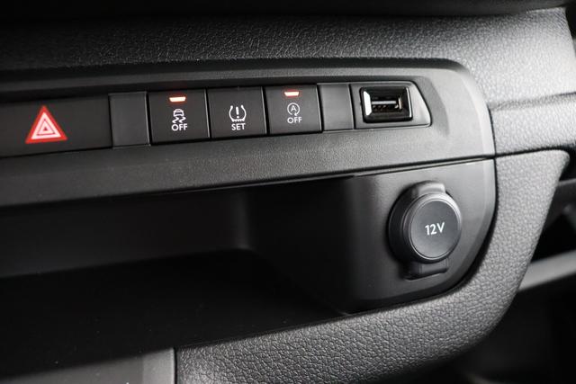 Toyota Proace Fahrgestell 1.5D 120 hp 6MT 