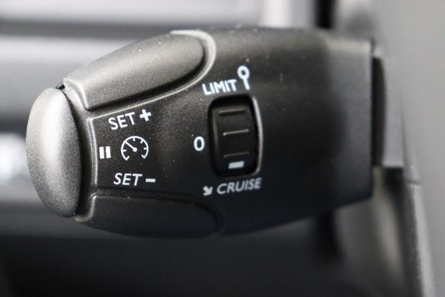 Peugeot e-Expert Fahrgestell 50 kWh 136 hp 