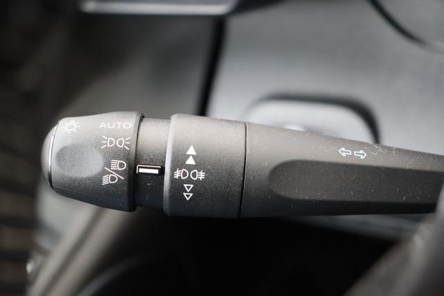 Peugeot e-Rifter 50 kWh 136 hp 