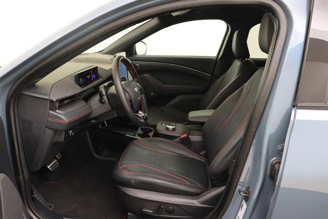 Ford Mustang Mach-E 98 kWh Extended range 