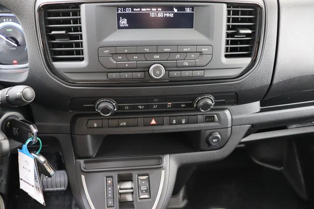Peugeot e-Expert Fahrgestell 75 kWh 136 hp 