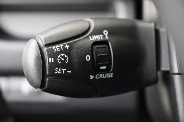 Peugeot e-Expert Fahrgestell 75 kWh 136 hp 