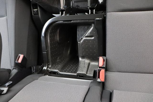 Peugeot e-Expert Fahrgestell 75 kWh 136 hp 