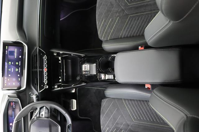 Peugeot 2008 1.2 Turbo 130 hp EAT8 