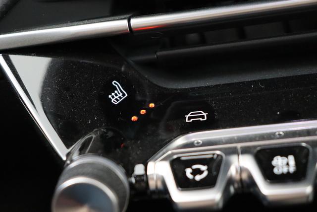 Peugeot 2008 1.2 Turbo 130 hp EAT8 