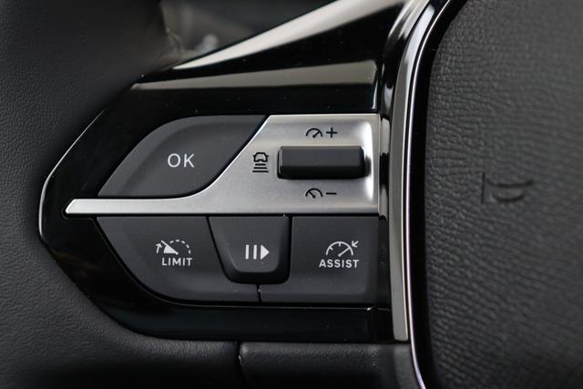 Peugeot 308 1.2 Turbo 130 hp EAT8 