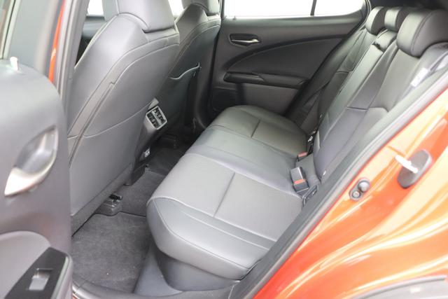 Lexus UX 250h 2,0 ECVT 