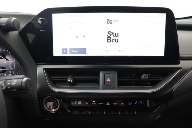 Lexus UX 250h 2,0 ECVT 