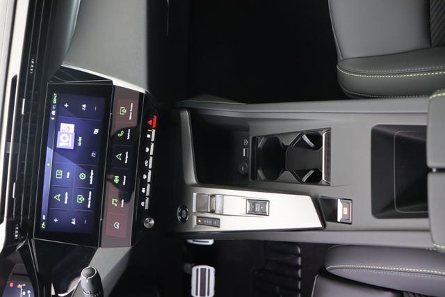 Peugeot 408 Hybrid 145 e-DCS6 