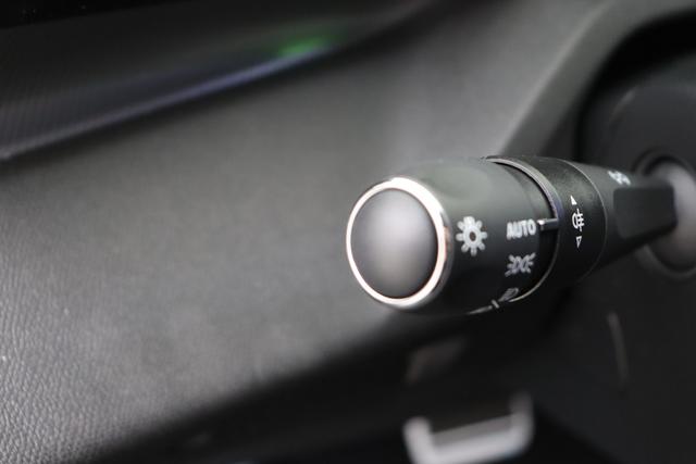 Peugeot 408 Hybrid 145 e-DCS6 