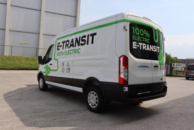 Ford E-Transit Pritsche 67 kWh 184 hp 