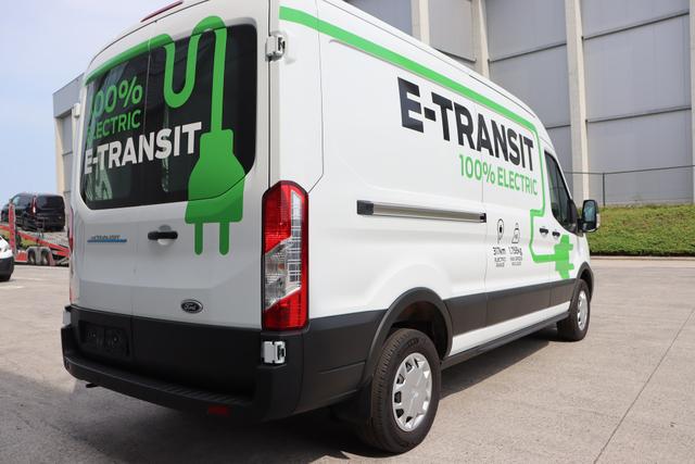 Ford E-Transit Pritsche 67 kWh 184 hp 