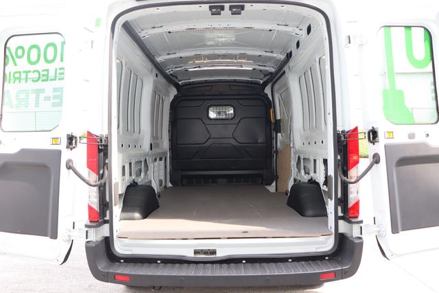 Ford E-Transit Pritsche 67 kWh 184 hp 