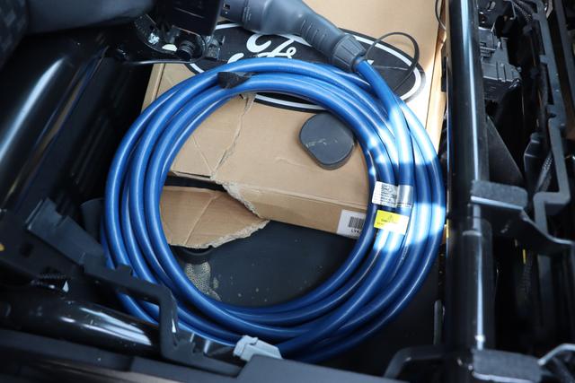 Ford E-Transit Pritsche 67 kWh 184 hp 
