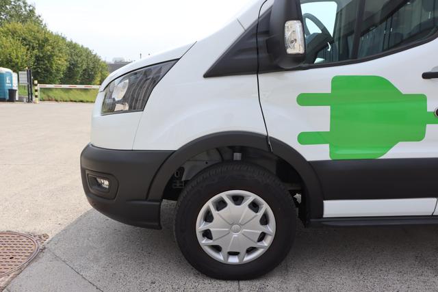 Ford E-Transit Pritsche 67 kWh 184 hp 