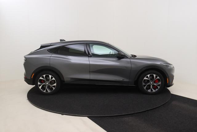 Ford Mustang Mach-E 98 kWh Extended range 