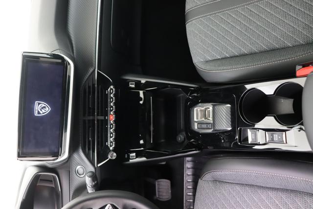 Peugeot 2008 Hybrid 145 hp e-DSC6 