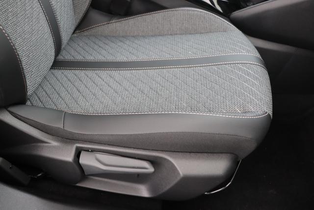 Peugeot 2008 Hybrid 145 hp e-DSC6 