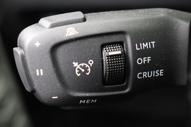 Peugeot 2008 Hybrid 145 hp e-DSC6 