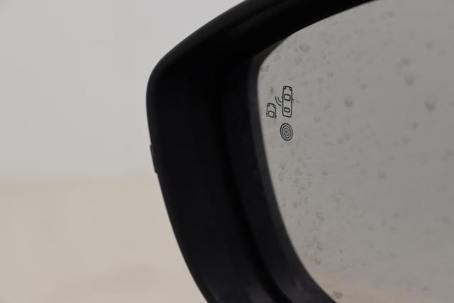 Peugeot 2008 Hybrid 145 hp e-DSC6 