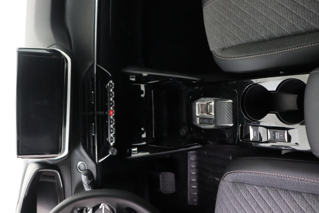 Peugeot 2008 Hybrid 145 hp e-DSC6 