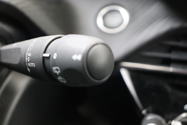 Peugeot 2008 Hybrid 145 hp e-DSC6 