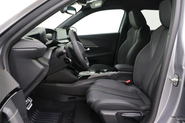 Peugeot e-2008 GT Electric 54 kWh 156 hp 