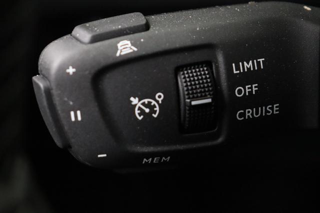 Peugeot 2008 Allure Hybrid 145 hp e-DSC6 