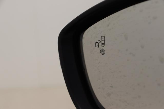 Peugeot 2008 Allure Hybrid 145 hp e-DSC6 