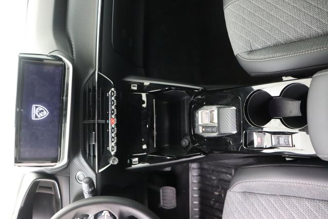 Peugeot 2008 Allure Hybrid 145 hp e-DSC6 