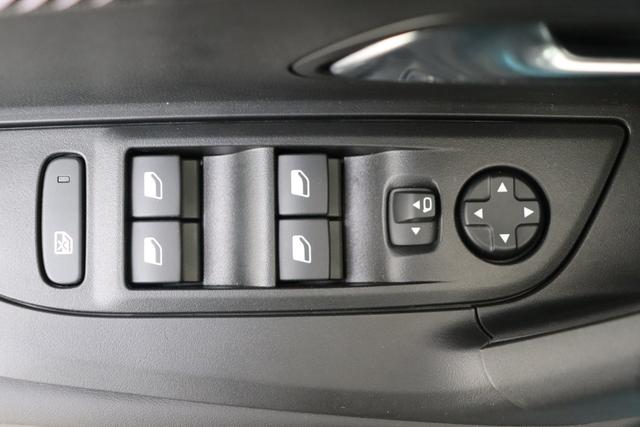 Peugeot 2008 Allure Hybrid 145 hp e-DSC6 