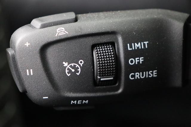 Peugeot 2008 Allure Hybrid 145 hp e-DSC6 