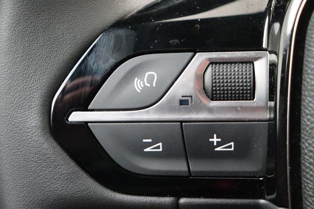 Peugeot 2008 Allure Hybrid 145 hp e-DSC6 