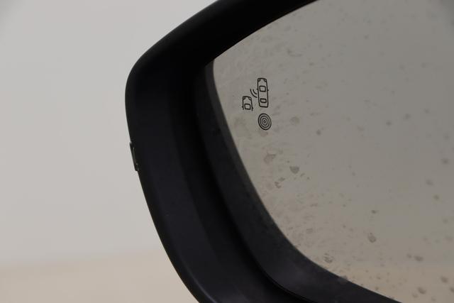 Peugeot 2008 Allure Hybrid 145 hp e-DSC6 