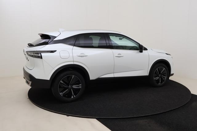 Nissan Qashqai Tekna 1.3 158 hp CVT 2WD 