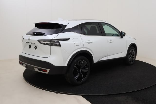 Nissan Qashqai Tekna 1.3 158 hp CVT 2WD 