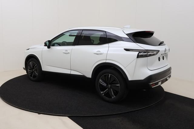 Nissan Qashqai Tekna 1.3 158 hp CVT 2WD 